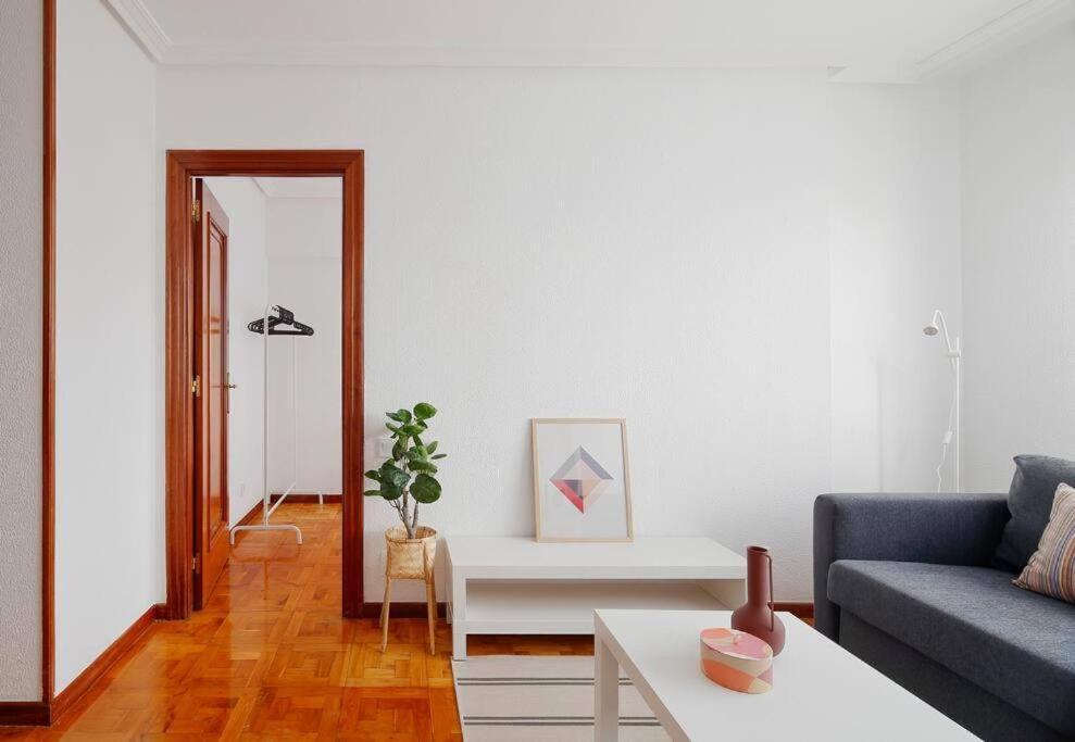 Maura 2 Apartment